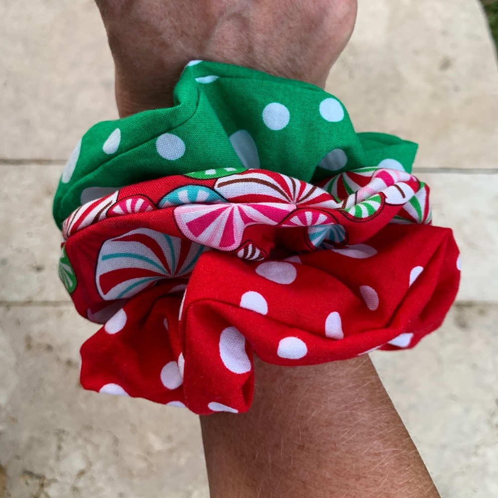 Christmas Holiday Red Green Scrunchies ❤️💚